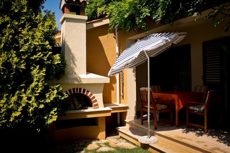Villa Dolores Ровин Екстериор снимка