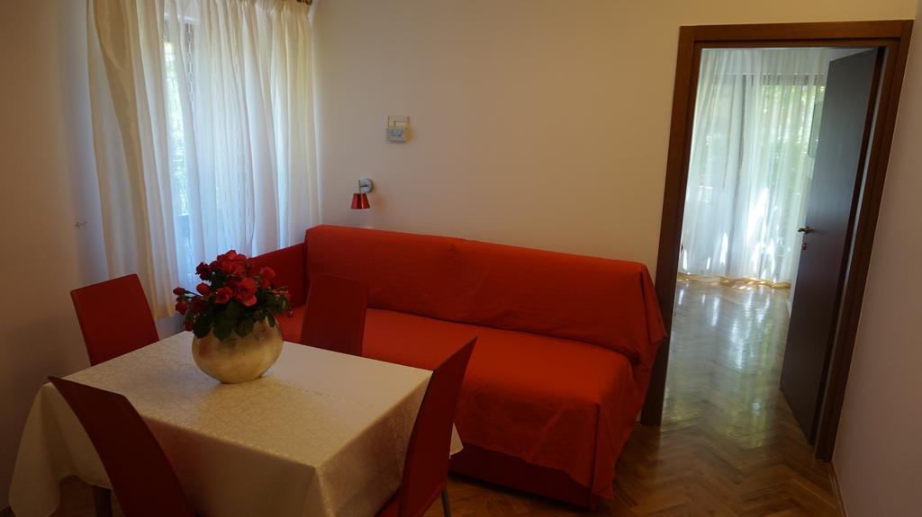 Villa Dolores Ровин Екстериор снимка